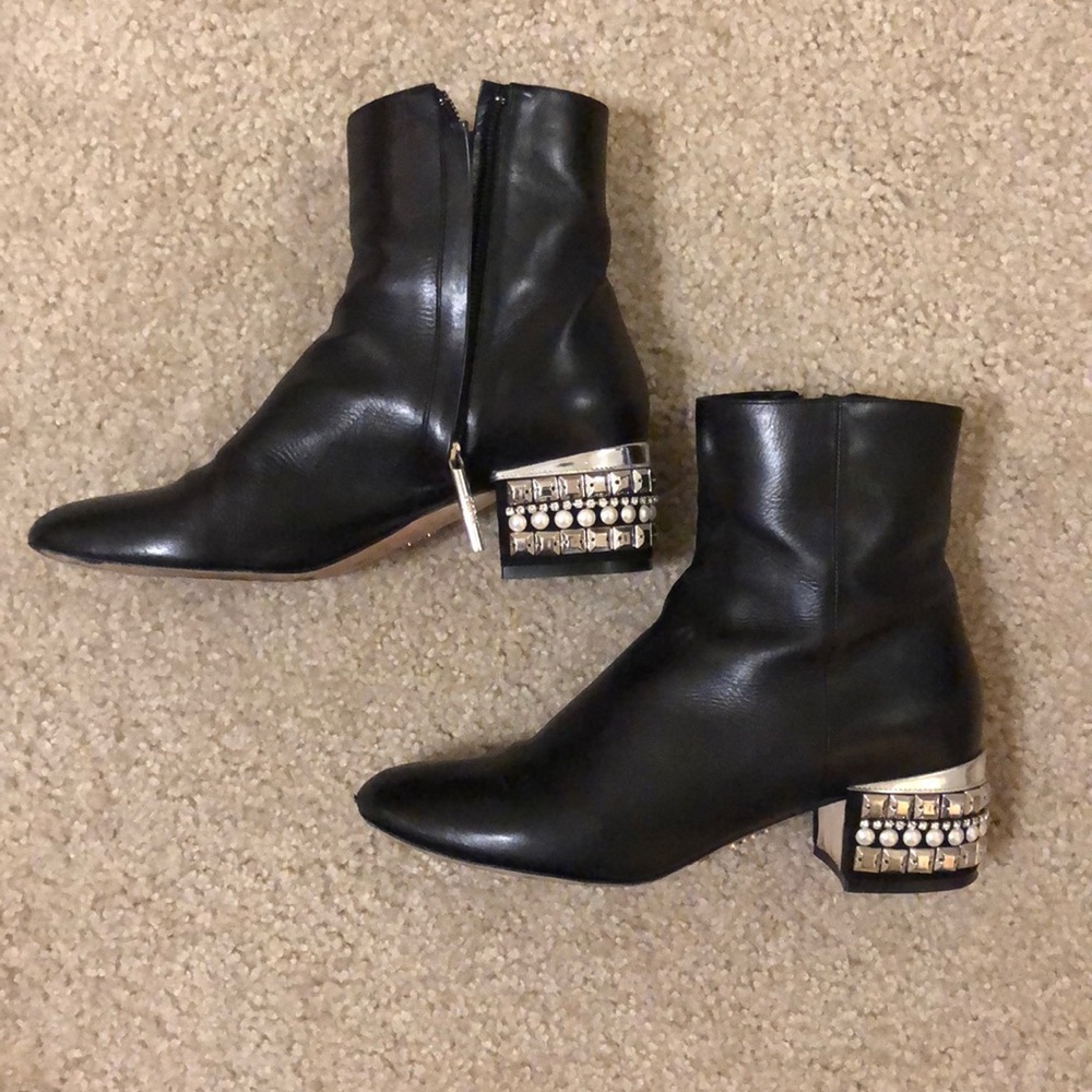 Leather black boots